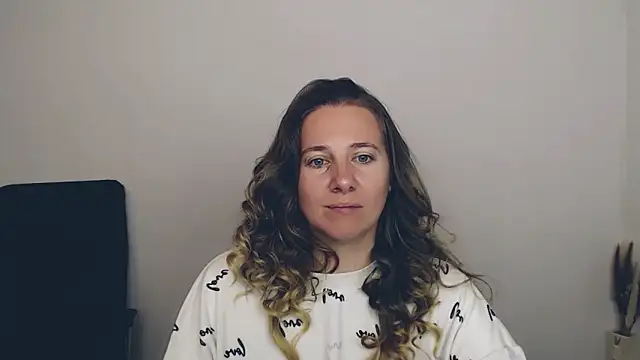 Darklure  online show from 25, 9, 2025