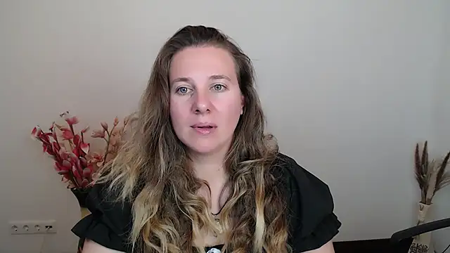 Darklure  online show from 8, 10, 2025