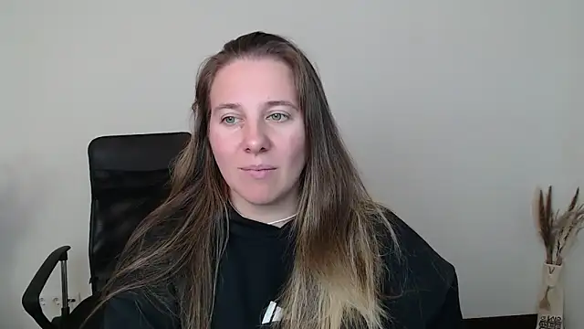 Darklure  online show from 31, 10, 2025