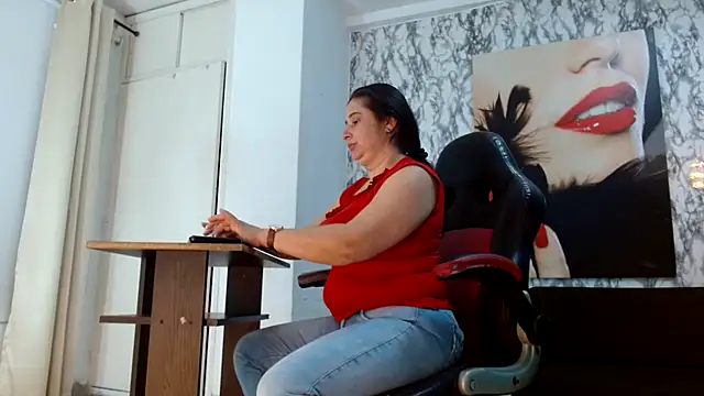 Snapshot of mariani_smith chatting on 8, 10, 2025 mariani smith online show from 8, 10, 2025