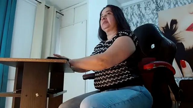 Snapshot of mariani_smith chatting on 17, 10, 2025 mariani smith online show from 17, 10, 2025