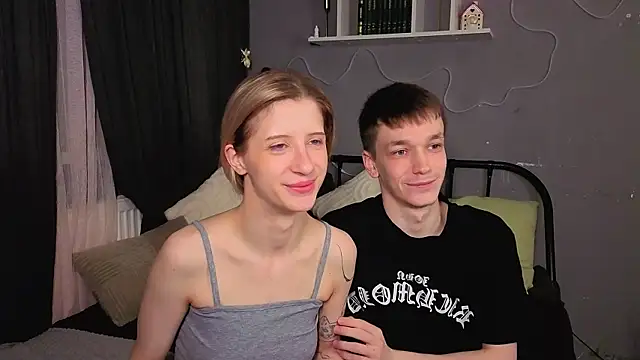 Snapshot of Lewis_and_Marta chatting on 7, 10, 2025 Lewis and Marta online show from 7, 10, 2025