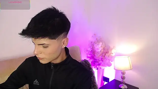 Dulcey  online show from 25, 9, 2025