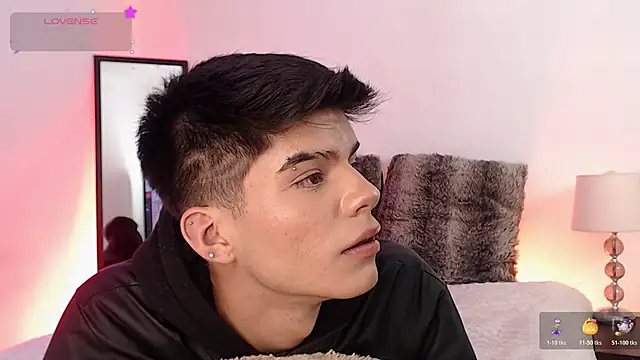 Dulcey  online show from 18, 10, 2025