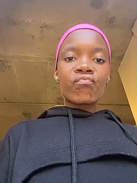 prettydollyy online show from 13, 5, 2026