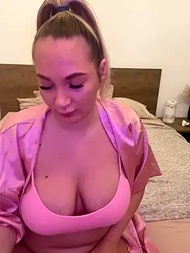 NellyExtraa online show from 9, 11, 2025