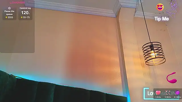 Snapshot of Sheilly_brown chatting on 11, 6, 2026 Sheilly brown online show from 11, 6, 2026