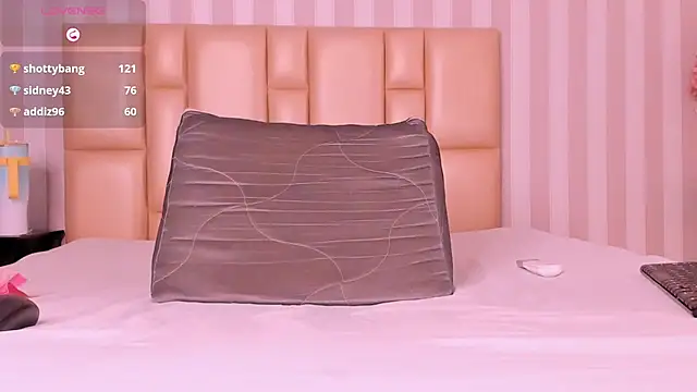 DarkHoneyy online show from 13, 12, 2025