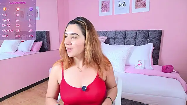 Snapshot of maddie_beauty chatting on 7, 2, 2026 maddie beauty online show from 7, 2, 2026