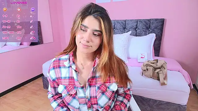 Snapshot of maddie_beauty chatting on 9, 2, 2026 maddie beauty online show from 9, 2, 2026