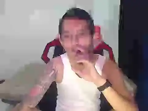 Snapshot of brianbigcock777 chatting on 15, 4, 2026 brianbigcock777 online show from 15, 4, 2026