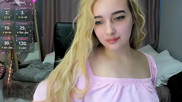 Snapshot of TaisiaHot chatting on 15, 5, 2026 TaisiaHot online show from 15, 5, 2026