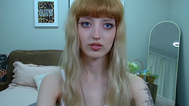 MistyMarlo online show from 18, 4, 2026