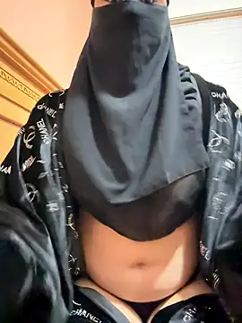 Snapshot of _Laiali_ chatting on 5, 10, 2025 Laiali online show from 5, 10, 2025