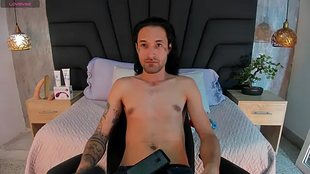 Hisoka 011 online show from 17, 10, 2025