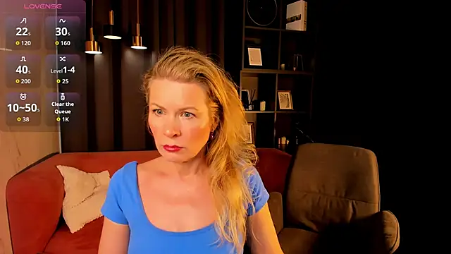 Julia Giulia online show from 2, 4, 2026