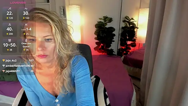 Julia Giulia online show from 14, 7, 2026