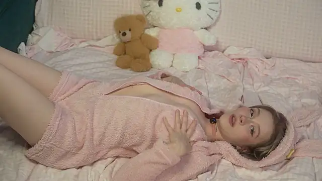 Snapshot of lil_tweety chatting on 15, 10, 2025 lil tweety online show from 15, 10, 2025