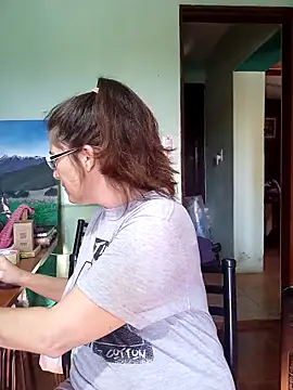 Snapshot of Merida2276 chatting on 31, 10, 2025 Merida2276 online show from 31, 10, 2025