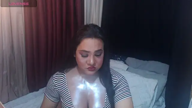 Snapshot of Hotcum_ella chatting on 1, 7, 2026 Hotcum ella online show from 1, 7, 2026