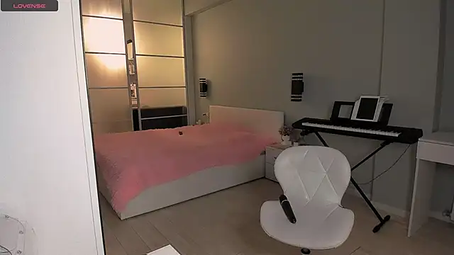 LolaVexx online show from 23, 9, 2025