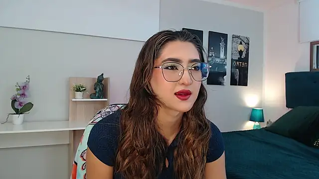Snapshot of madame_lottie chatting on 16, 10, 2025 madame lottie online show from 16, 10, 2025