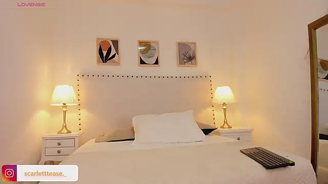 Snapshot of scarlettTease_ chatting on 19, 6, 2026 scarlettTease online show from 19, 6, 2026
