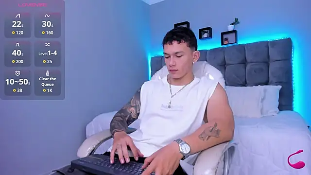 Snapshot of Thomas_moon chatting on 17, 1, 2026 Thomas moon online show from 17, 1, 2026