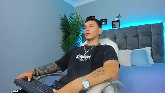 Snapshot of Thomas_moon chatting on 27, 2, 2026 Thomas moon online show from 27, 2, 2026