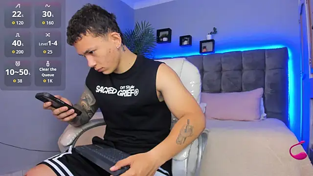 Snapshot of Thomas_moon chatting on 13, 3, 2026 Thomas moon online show from 13, 3, 2026