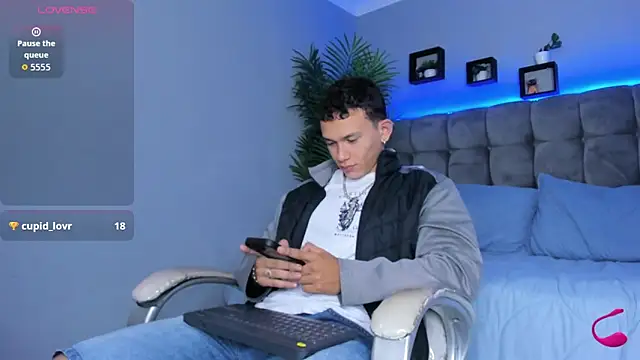 Snapshot of Thomas_moon chatting on 27, 3, 2026 Thomas moon online show from 27, 3, 2026