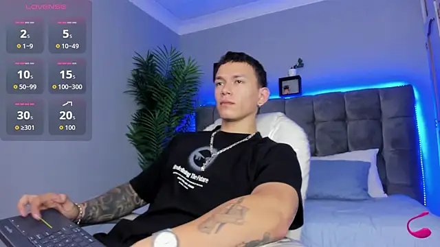 Snapshot of Thomas_moon chatting on 29, 3, 2026 Thomas moon online show from 29, 3, 2026