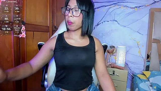 Elowen Clark online show from 22, 10, 2025