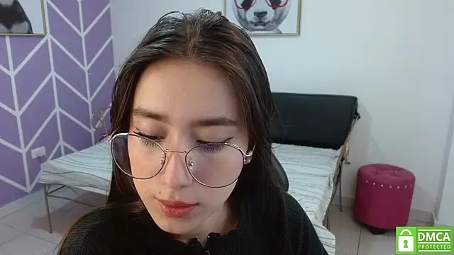 Adhara Kitten online show from 5, 10, 2025