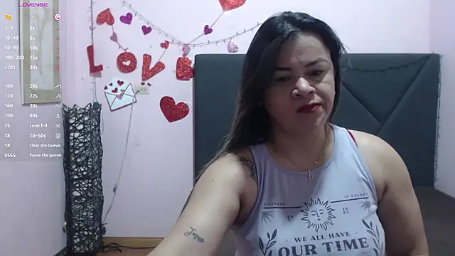 pamela echeverria online show from 8, 4, 2026