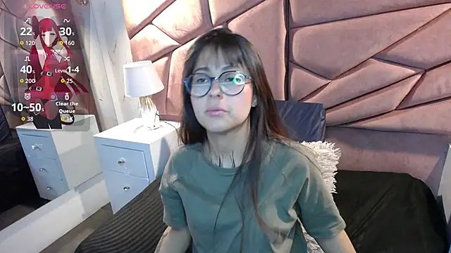 Snapshot of sophiaa_7 chatting on 15, 10, 2025 sophiaa 7 online show from 15, 10, 2025