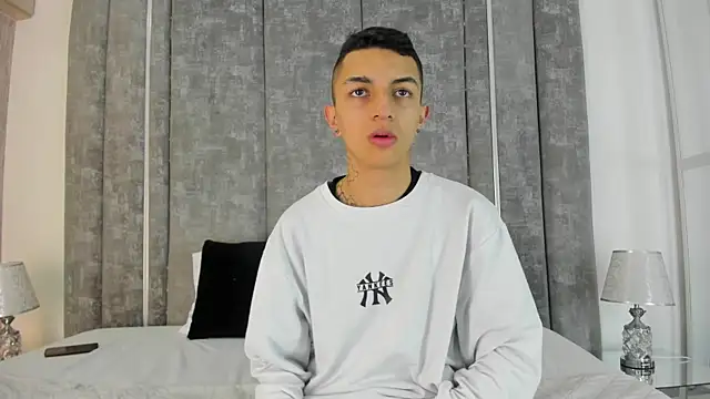 NickandAbby  online show from 10, 10, 2025