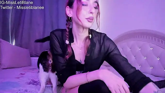 Snapshot of MissLetiBlane chatting on 4, 2, 2025 MissLetiBlane online show from 4, 2, 2025