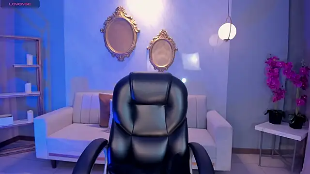 MiaLaurence online show from 20, 3, 2026