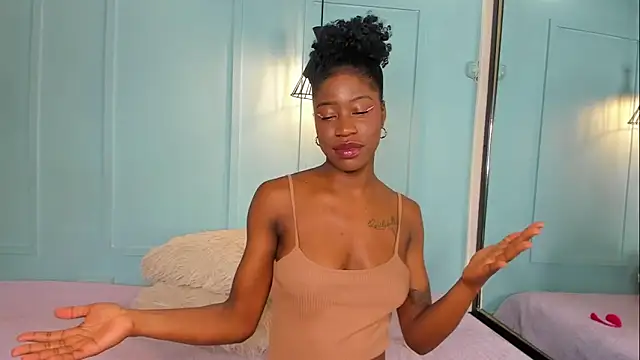 MichellePose online show from 13, 11, 2025