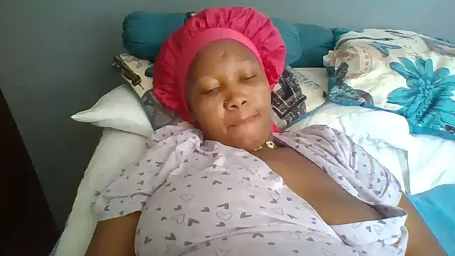 Snapshot of CouplesX96xx chatting on 6, 4, 2026 CouplesX96xx online show from 6, 4, 2026