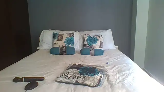 Snapshot of CouplesX96xx chatting on 7, 4, 2026 CouplesX96xx online show from 7, 4, 2026