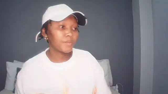 Snapshot of CouplesX96xx chatting on 8, 4, 2026 CouplesX96xx online show from 8, 4, 2026