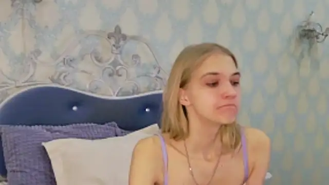 4example Chloe online show from 19, 11, 2025