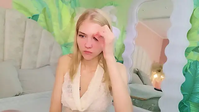 Snapshot of 4example_Chloe chatting on 12, 7, 2026 4example Chloe online show from 12, 7, 2026