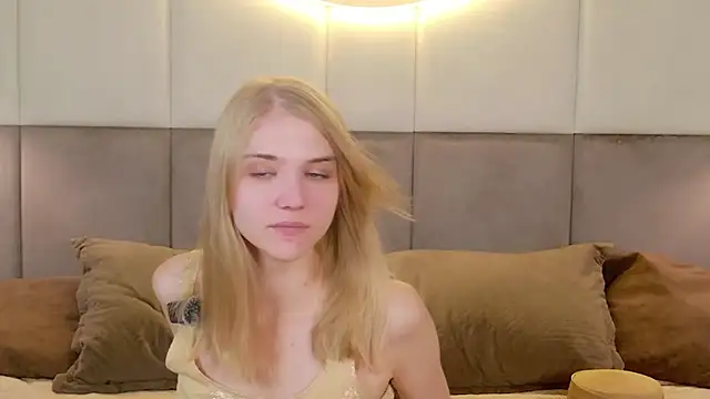 Snapshot of 4example_Chloe chatting on 16, 7, 2026 4example Chloe online show from 16, 7, 2026