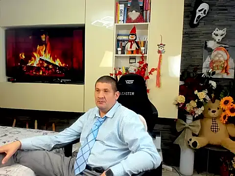 SpartacusDaddy48 online show from 10, 3, 2026