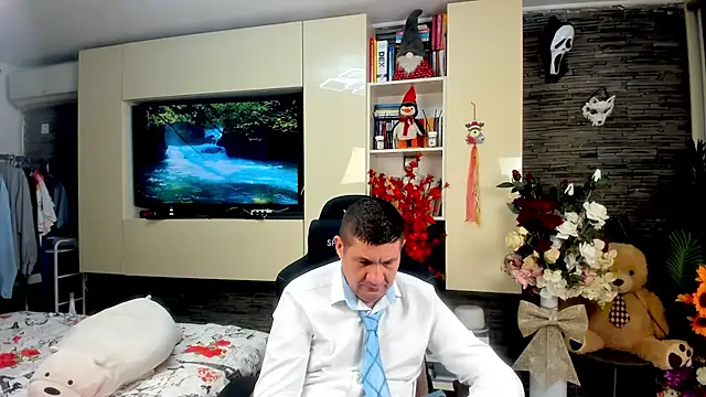 SpartacusDaddy48 online show from 13, 4, 2026