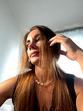 LucieMack online show from 9, 9, 2025