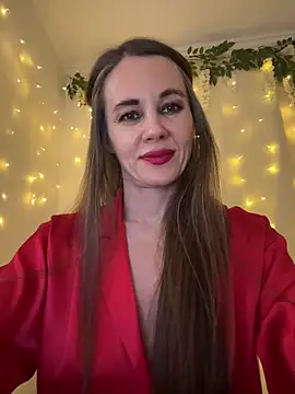 LucieMack online show from 8, 4, 2026